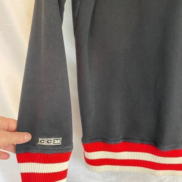 CCM NHL 2014  Winter Classic Detroit Red Wings Hoodie Ladies Med Black /Red - Picture 10 of 14